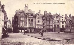 CPA Tours Plumereau Place and its old houses
