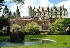 CPM Loches En Touraine Le Chateau et la Collegiale