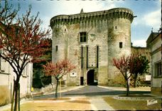 CPM Les merveilles Du val De Loire Loches La porte Royale