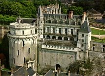 CPM Chateaux De la Loire Amboise La facade et la Tour des minimes