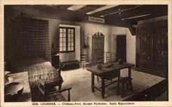 CPA Lourdes le Chateau Fort Musee Pyreneen Salle Bigourdane