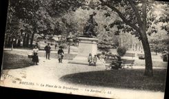 CPA Moulins the Place of the Republic the Gardens Children