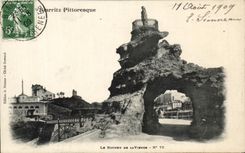CPA Brarritz Pittoresque Le Roche De La Vierge 