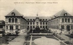 Medicina principal de la cirugia del edificio del hogar de vieja gente del hospital de CPA Dreux