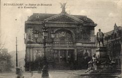 CPA Dusseldorf Statue de Bismarck et le Kunsthalle