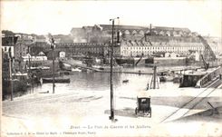 CPA Brest Le Port De Guerre Et Les Ateliers