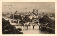 CPA Paris While Strolling the ISCED Notre Dame