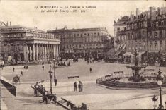 CPA Bordeaux La Place De La Comedie Les Allees De Tourny