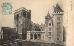 CPA Pau Entering of the Castle Main courtyard