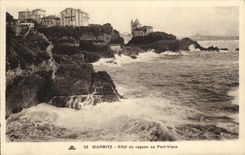CPA Biarritz Effet de Vagues du Port Vieux