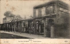 CPA La Gare de Senlis Station Militaria
