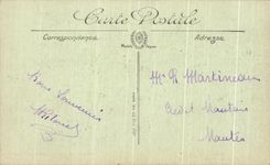 CPA Arras La Petite Place Militaria