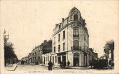 CPA Chateauroux Aveune de la Republique et rue JJ Rousseau
