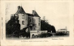 CPA Palluau Le Chateau Entree Exterieure Nord et l'Eglise 