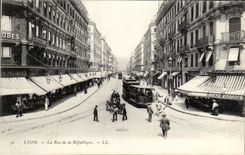 CPA Lyon the Street of the Republic Tram Conveys has ass
