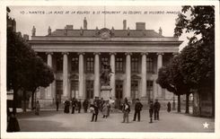 CPA Nantes the Place Of the Stock Exchange the Monument Of Colonel De Villebois Mareuil