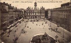 CPA Lyon Places Composts Bartholdi Fountain and the Town hall