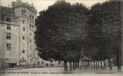 CPA Castle Of Nantes Which occurred of the Castle Leading to the Levis bridge