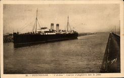 CPA Ouistreham L'Ardena Courrier d'Angleterre dans les jetees Bateau