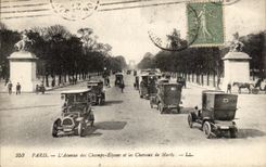 CPA Paris lA'venue des Champs Elyees et les Chevaux de Marly