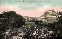 CPA Lourdes Esplanade prise de la Coupole du Rosaire