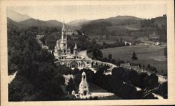 CPA Lourdes La Basilique et le Moument Interallie Vus du Chateau fort