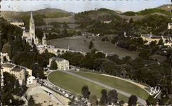 CPA Lourdes Vue Generale et Entree de la Basilique Souterraine Architectes 