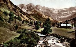 CPA Gavarnie La Gave et le Cirque Vue du Village