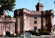 CPSM Perpignan Le Castillet