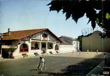 MODERN CARD Guethary the Pediment Winds into a ball Basque