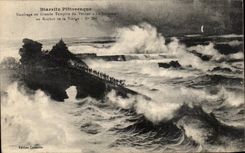 CPA Biarritz Pittoresque Naufrage en grande tempete du voilier La surprise au rocher de la vierge 