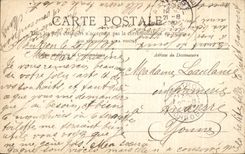 CPA Paris Small Newspaper Paris Notre Dame