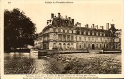 CPA Palate of Fontainebleau Louis House Entrance of the Chinese Museum and the Pond with Carps