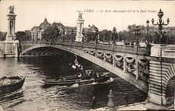 CPA Paris the Bridge Alexandre III and the Petit Palais Barge Boat Sand pits of the Seine