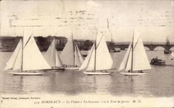 CPA Bordeaux the River the Garonne and the Bridge of Pierre Boats