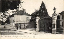 CPA Bourges el deposito del material de Arlillerie Militaria