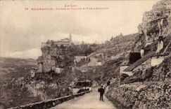 CPA Rocamadour Entree du Village et Vue D'Ensemble