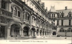 CPA Pierrefonds Colonnade et La Cour d Honneur 