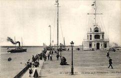CPA Le Havre La Jetee et le Semaphore Bateau