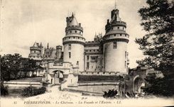 CPA Pierrefonds Le Chateau la Facade et l Entree