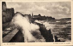 CPA St Malo Le Sillon Un Jour De Tempete 