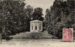CPA Versailles Petit Trianon Le Pavillon de Musique