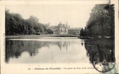 CPA Chateau de Chantilly Vue Prise du Parc