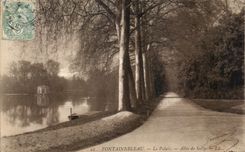 VINTAGE POSTCARD Fontainebleau the palate Gone of Sully