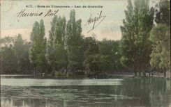 VINTAGE POSTCARD Wood De Vincennes lake De Granville
