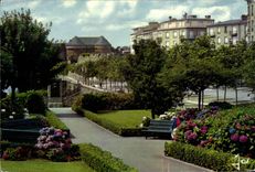 CPM La Bretagne En Couleurs Brest Le Cours D Ajot Et Le Chateau 