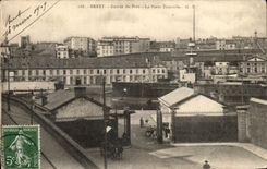 CPA Brest Entree Du port La Porte Tourville Bateau