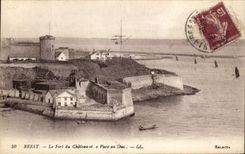 CPA Brest La Fort Du Chateau Et Parc au Duc 