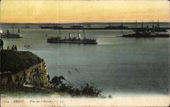 CPA Brest Vue Sur L Escade Bateaux