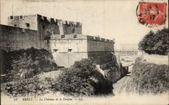 CPA Brest Le Chateau et Le Donjon 